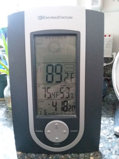 Thermometer with 89.2 degrees
